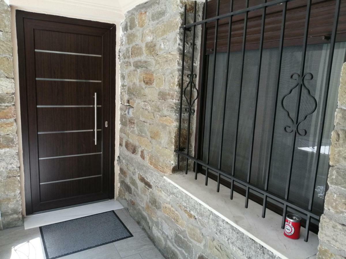 Modern Residence In The Center Of Trikala Exteriör bild